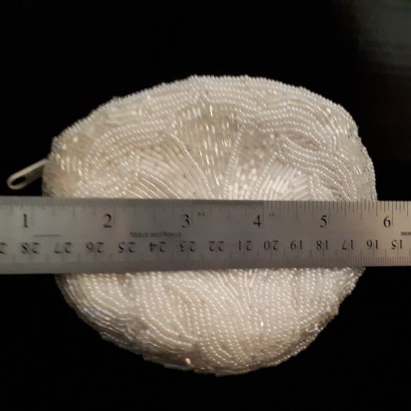 Vintage Cream Beaded Wristlet Clutch - Picture 11 of 13